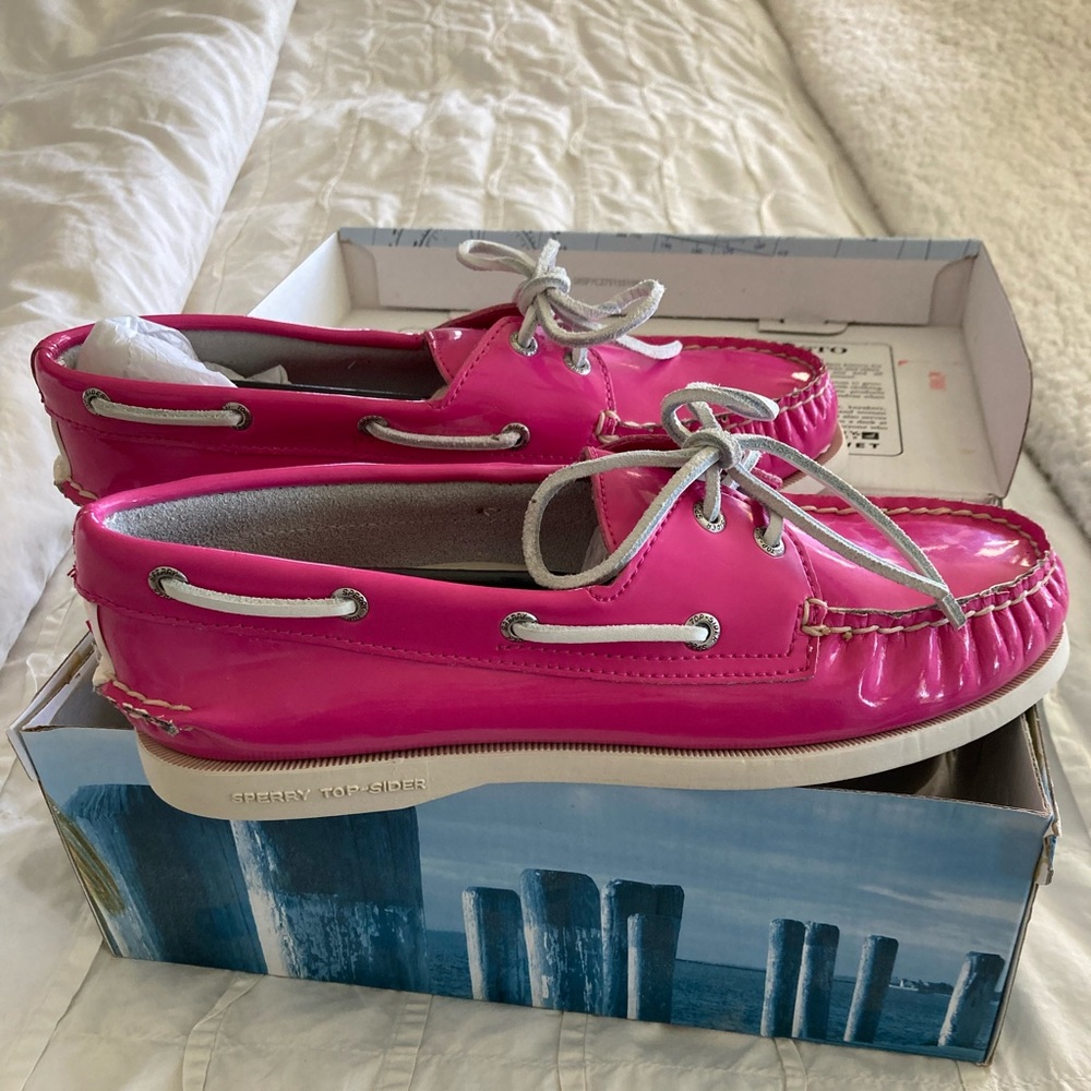 NIB Sperry Topsider A/O 2-eye Pink Patent size 7.5